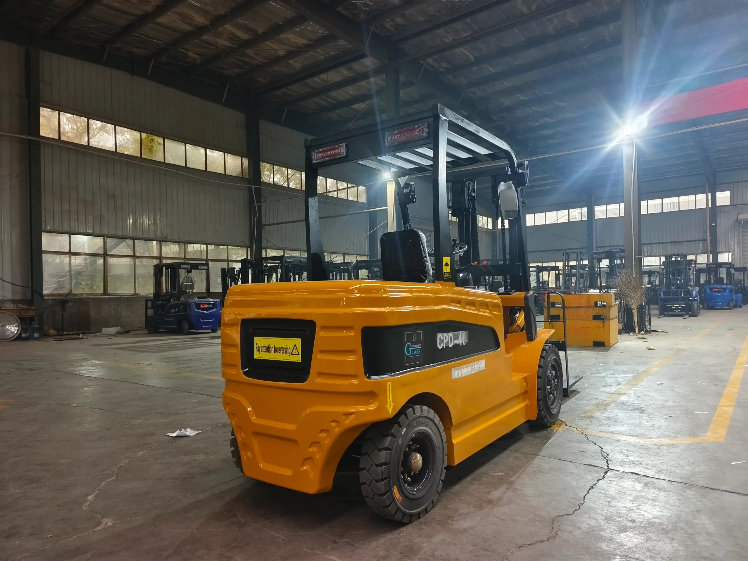4T Electric Forklift 9 Scaled