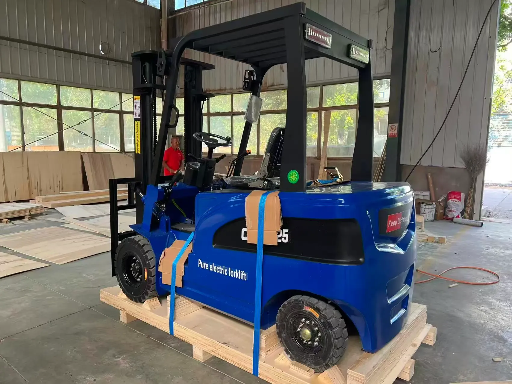 electric forklift wooden crate packaging