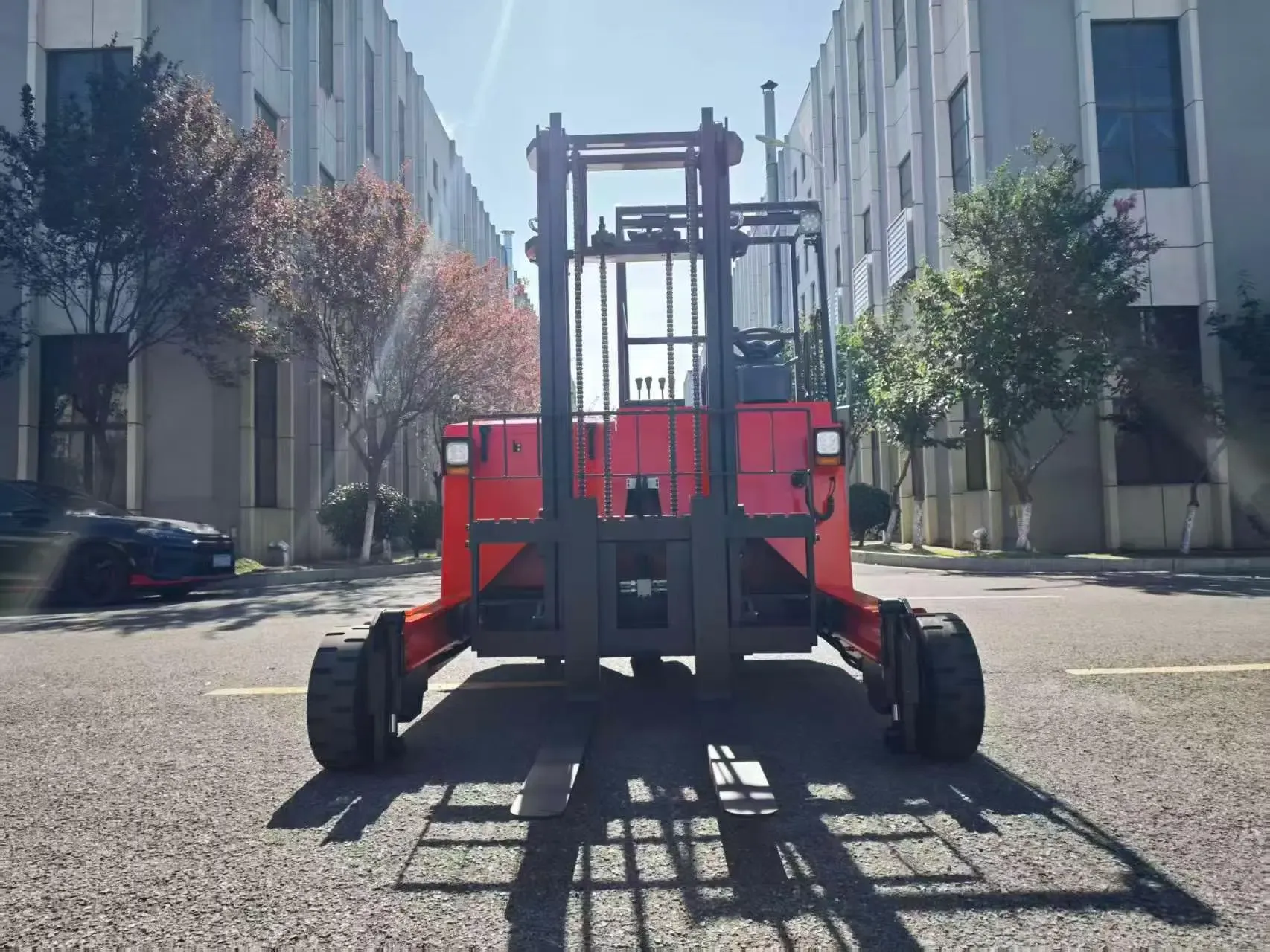 Truck-Mounted Electric Forklift (2)