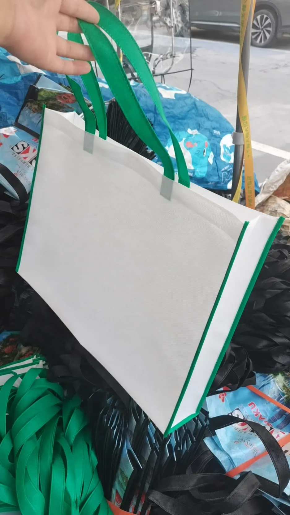 non-woven-bag-color-correction-case-study