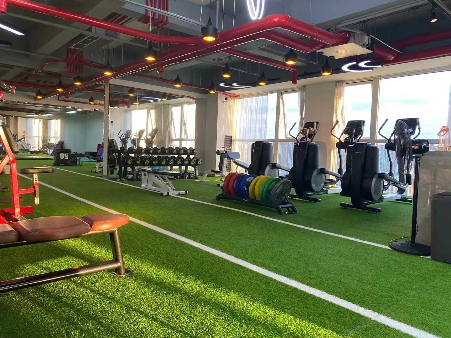 Indoor artificial turf for golf practice and gym training