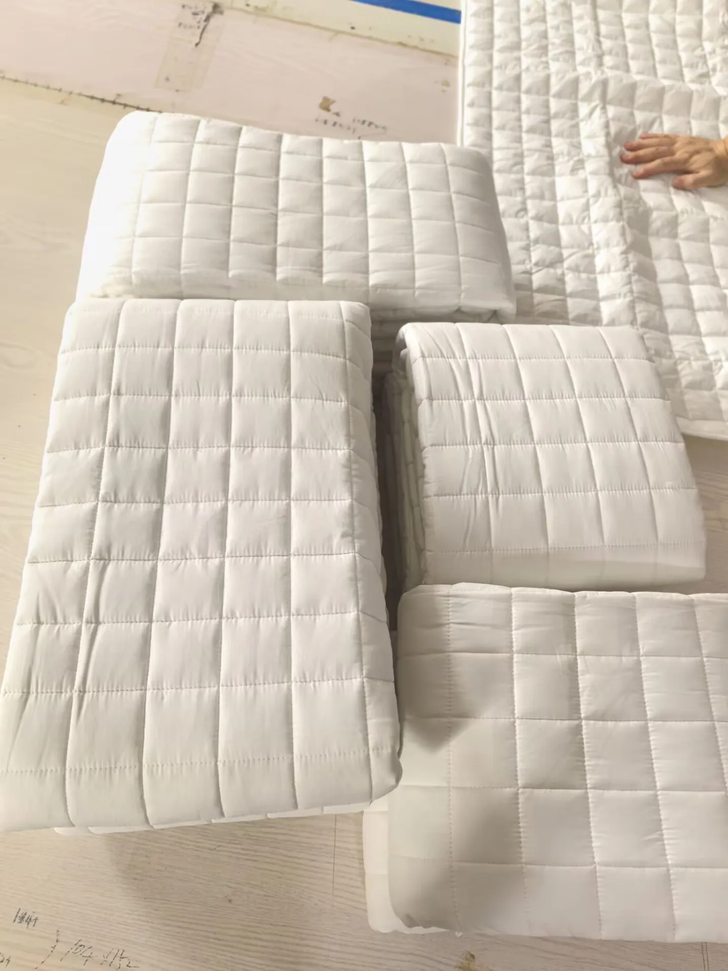 Customize white weighted blanket 2