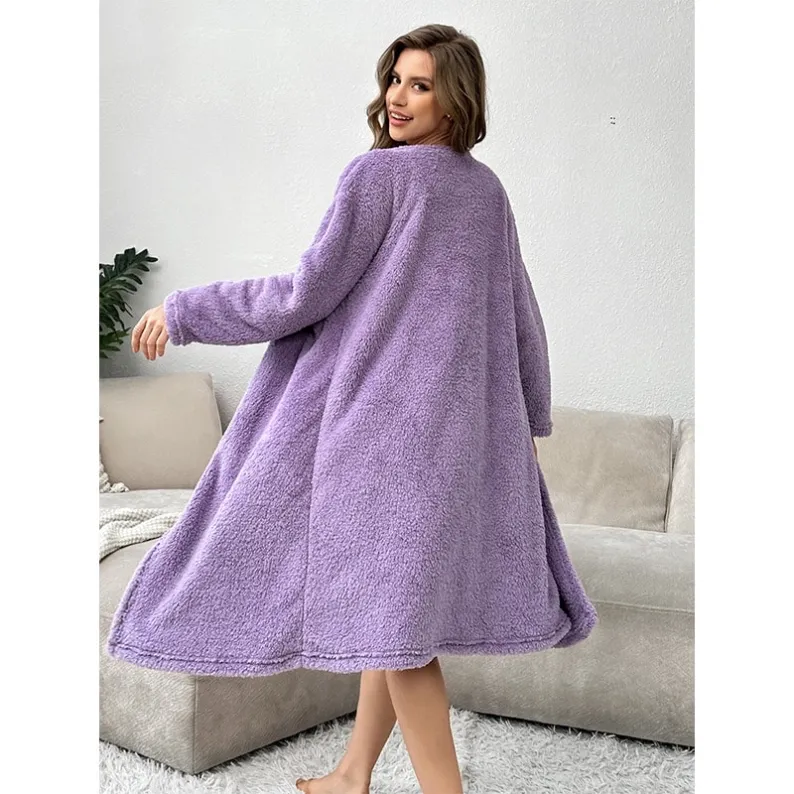 women flannel warm robe xlk259919-2 lifestyle view