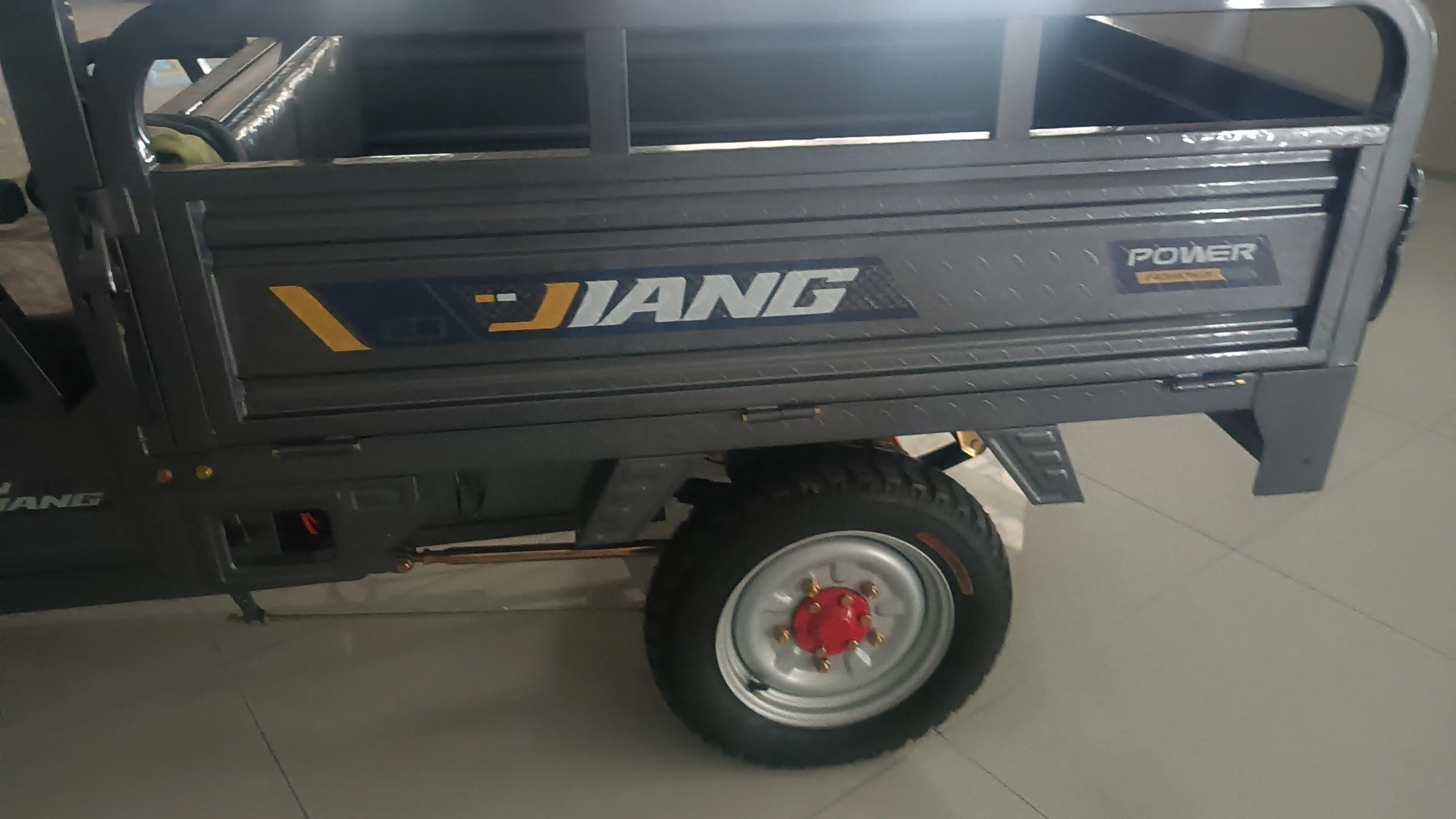 L2e-U Electric Cargo Tricycles in Spain