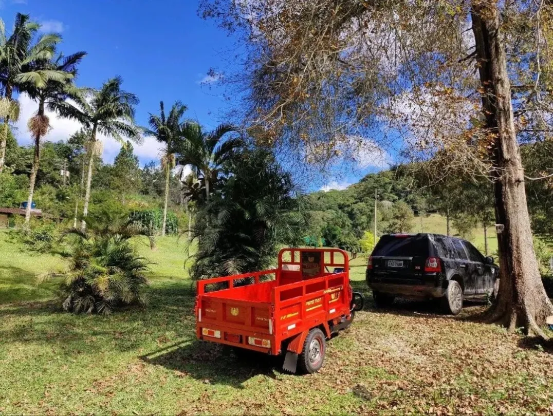three wheeler in countryside