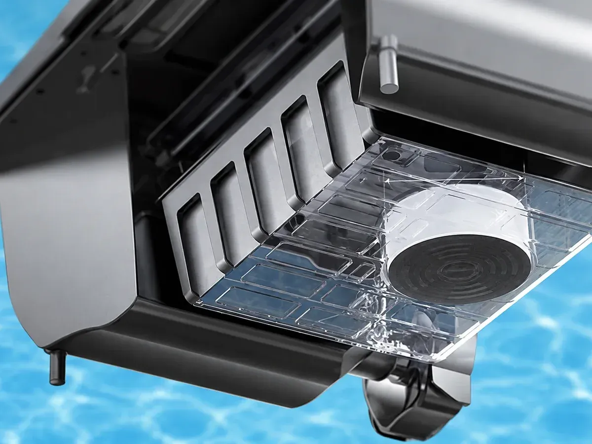 Filtro e dosatore di cloro in un unico dispositivo · Skimmer robotizzato per piscina Y90 Pro