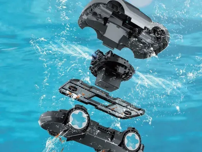 Explosionsansicht eines Poolroboters mit seinen Hauptmodulen