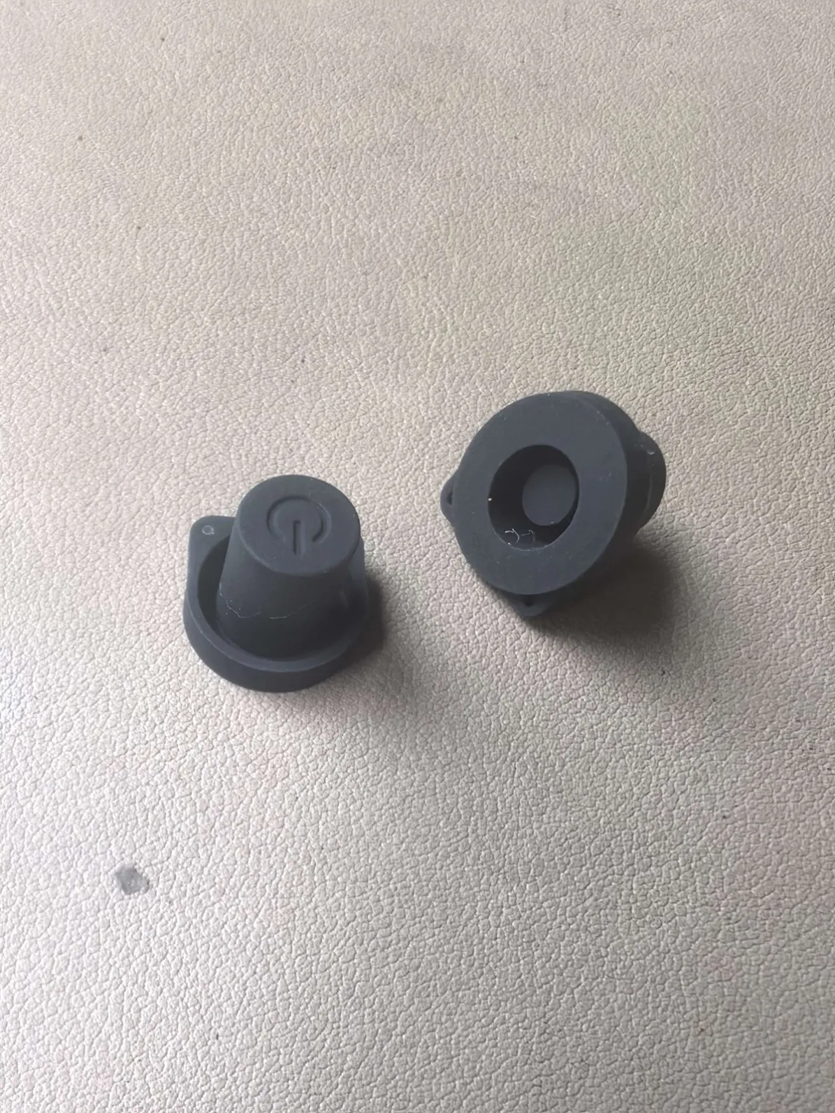 Arc-shaped molded rubber pad