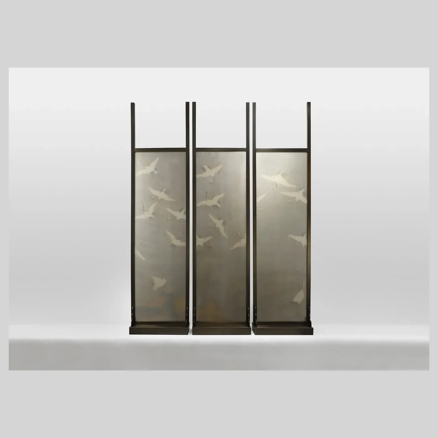 crane-motif-metal-screen-1