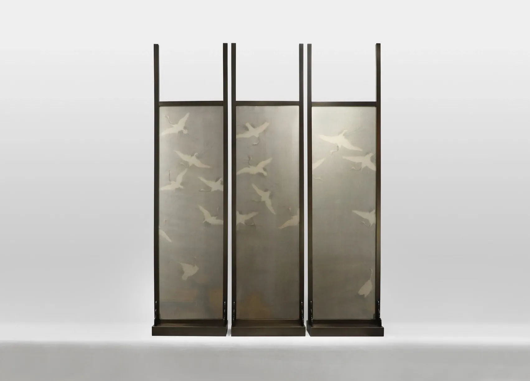 crane-motif-metal-screen-1