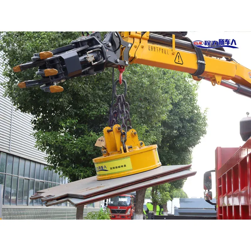 Truck-Mounted Scrap Grab with Magnet on SINOTRUK Wangpai 6x2 — 6.3 t, Tipping Ram — photo 2