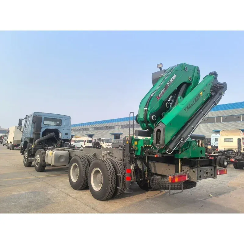 Truck-mounted crane on CLW chassis, 16T — photo 2 of 6