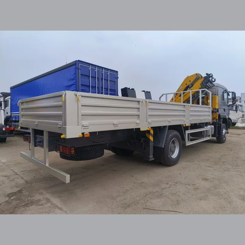 Truck-mounted crane on Howo chassis, 8T — photo 4 of 5