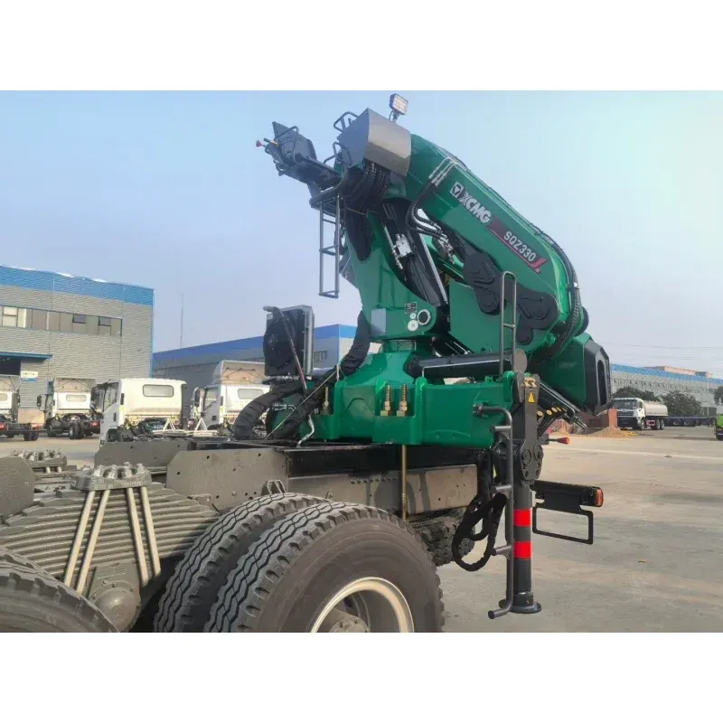 Truck-mounted crane on CLW chassis, 16T — photo 3 of 6