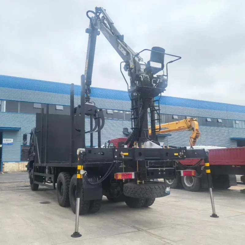 Truck-mounted crane on CLW chassis, 3T — photo 4 of 6