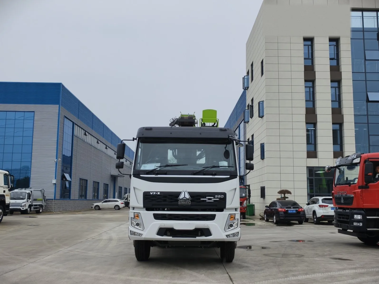 howo-crane-lowbed-01