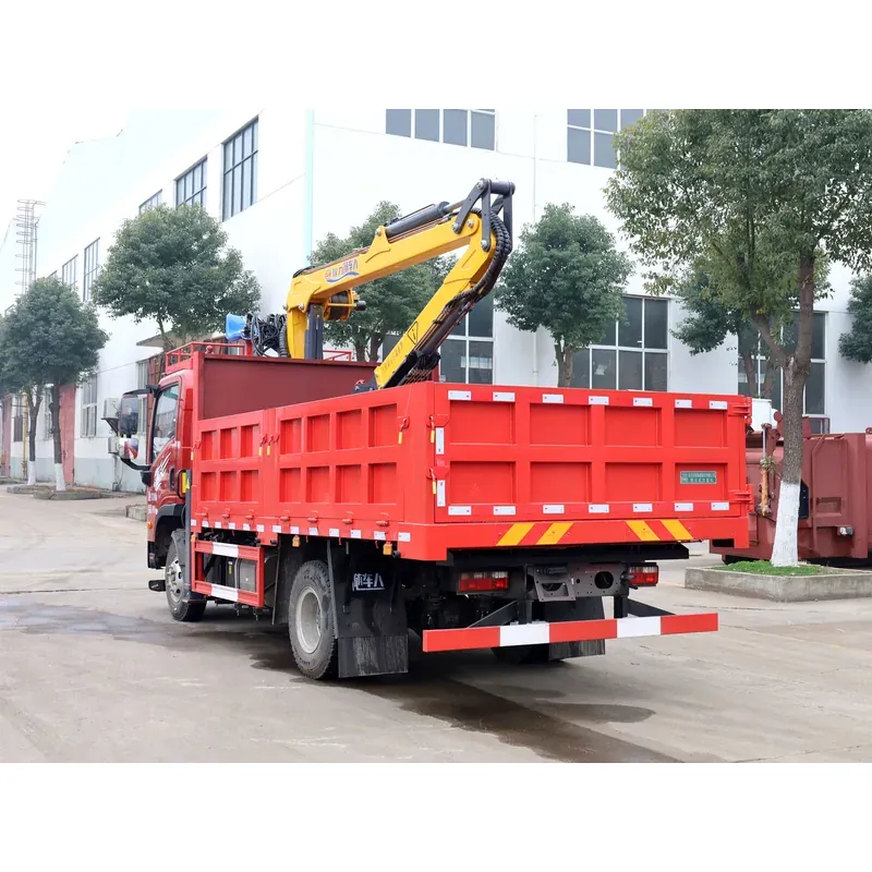 Truck-Mounted Log Grab with Winch on SINOTRUK Wangpai — 7.5 m Boom, 3+2 Grab — photo 4