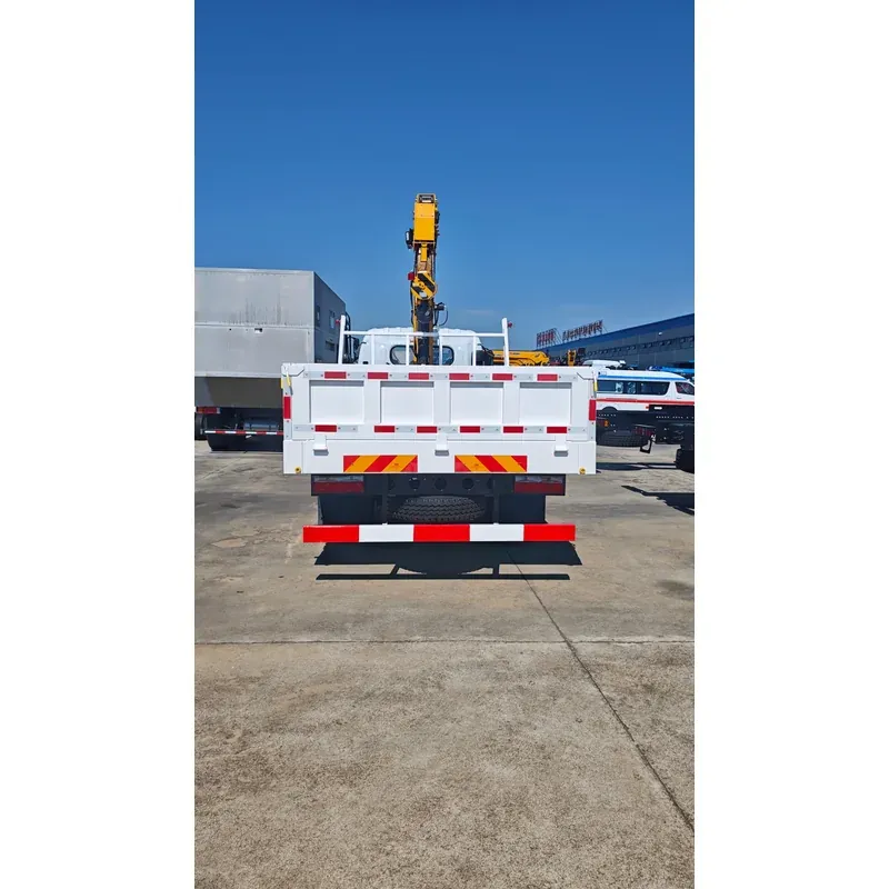 Truck-mounted crane on Dongfeng 4x2, 4T — photo 6 of 6