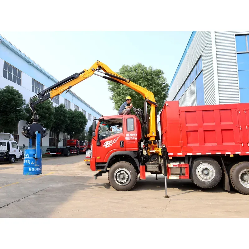 Truck-Mounted Log Grab with Lifting Axle on SINOTRUK Wangpai — 4 t Folding Boom — photo 4