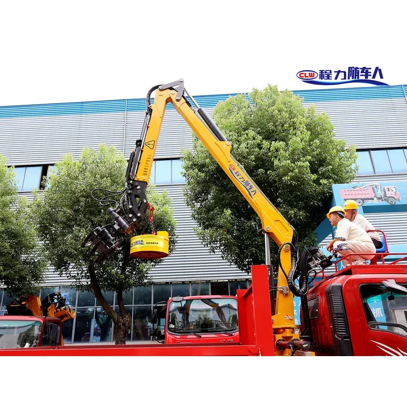 Truck-Mounted Log Grab with Magnet on SINOTRUK Wangpai — 7.5 m, 3+2 Grab — photo 6