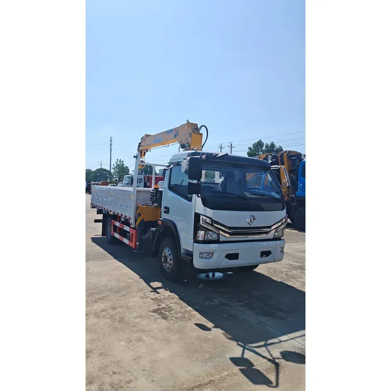 Truck-mounted crane on Dongfeng 4x2, 4T — photo 2 of 6