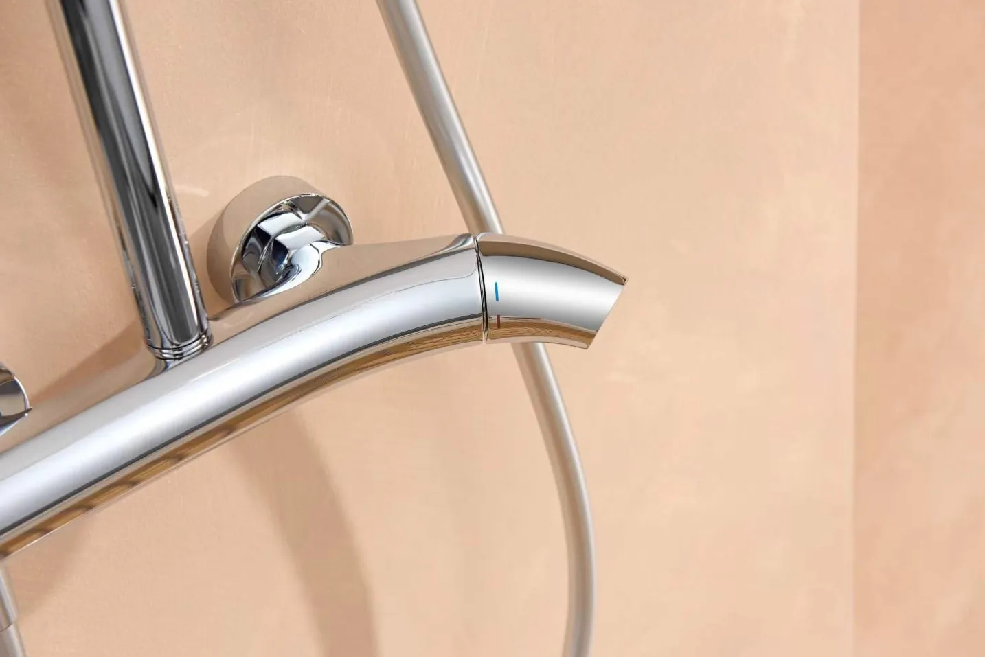 thermostatic shower bar chrome detail