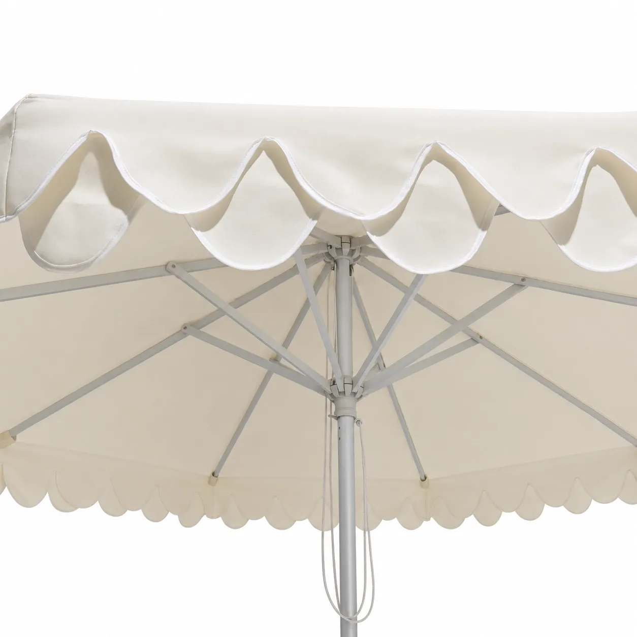 double-scalloped-valance-frame-detail