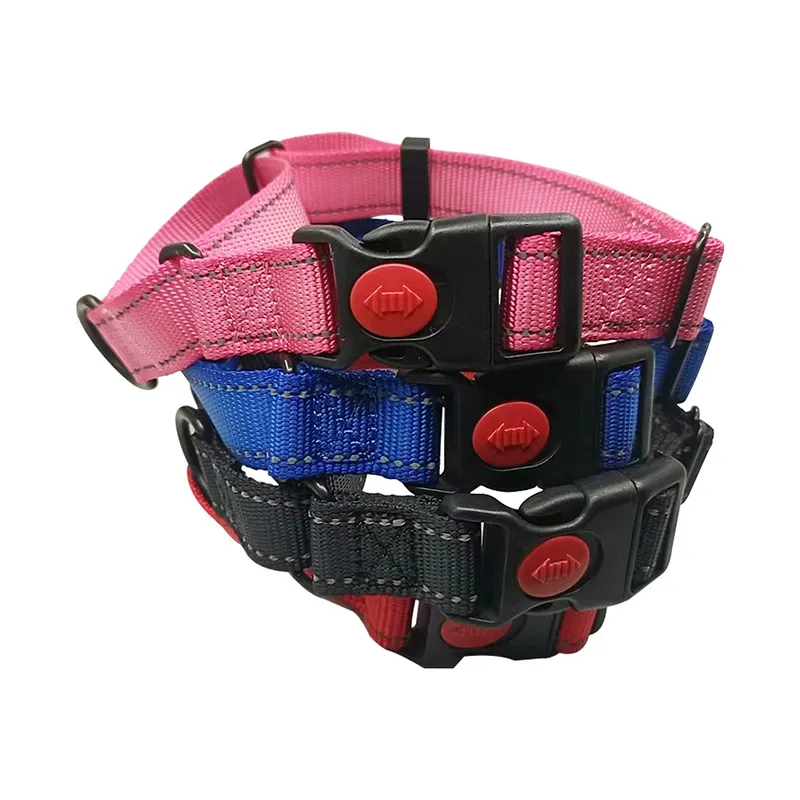 custom-reflective-martingale-dog-collar-locking-buckle manufacturer.webp