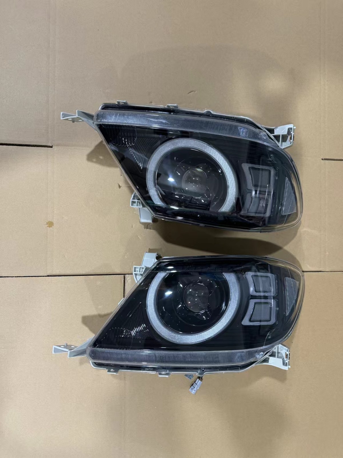 Toyota Hilux Vigo 2008 Headlights
