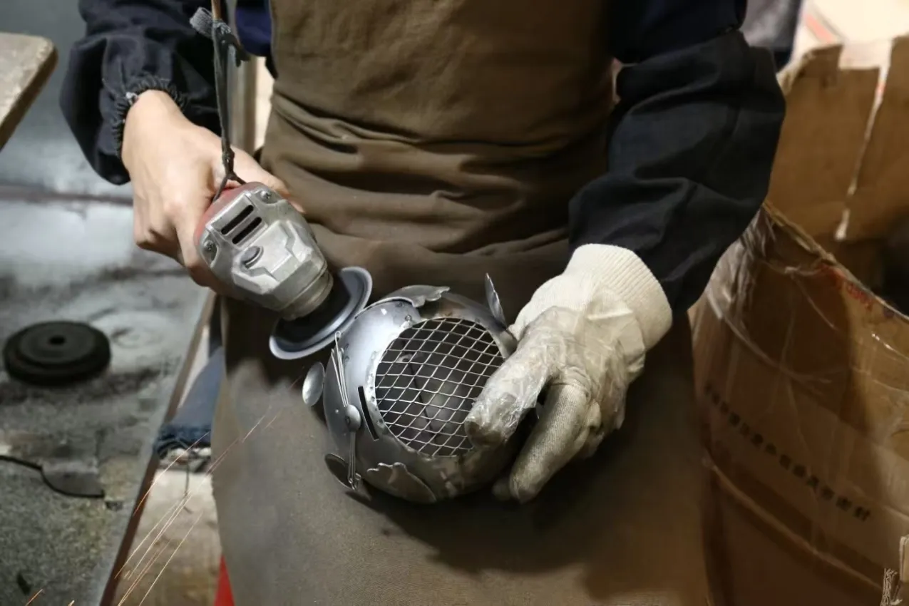 metal art work grinding