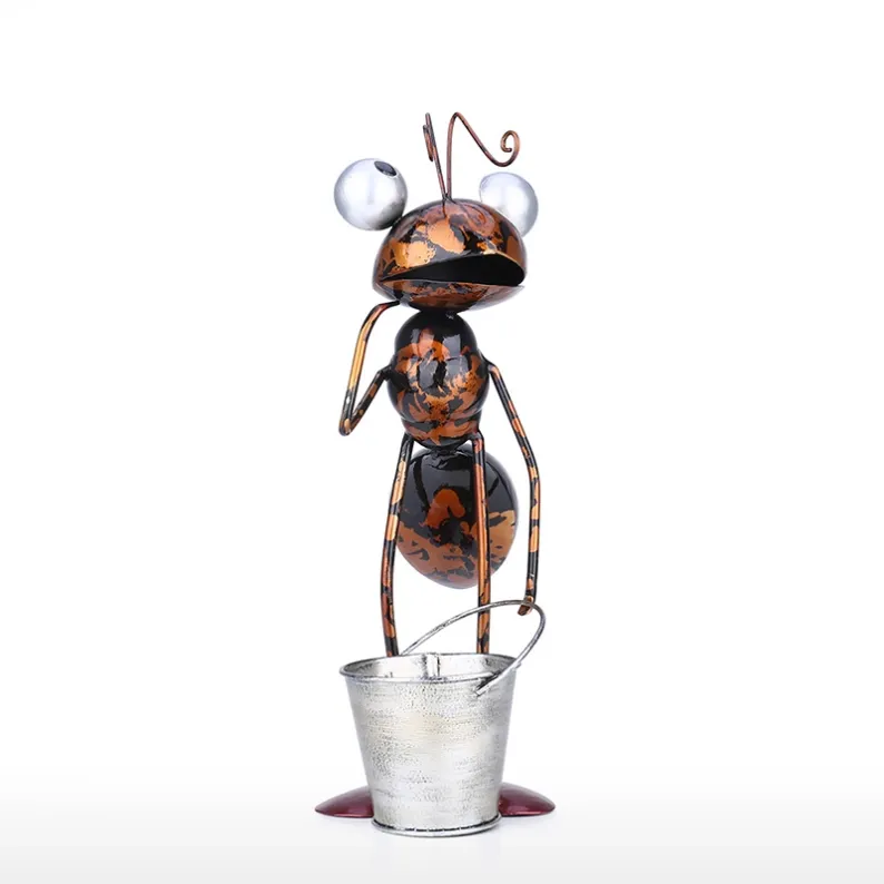 metal-ant-garden-statue-with-bucket-a303-1