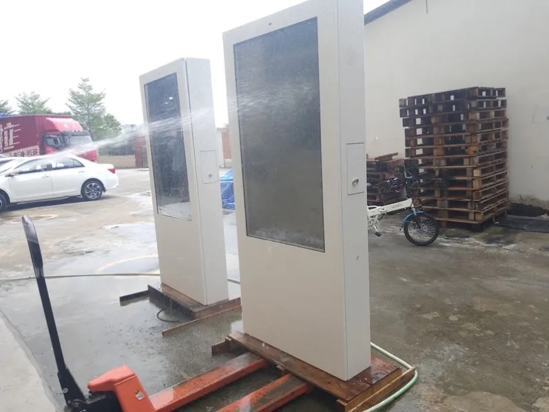 choose-outdoor-lcd-display-by-location-01