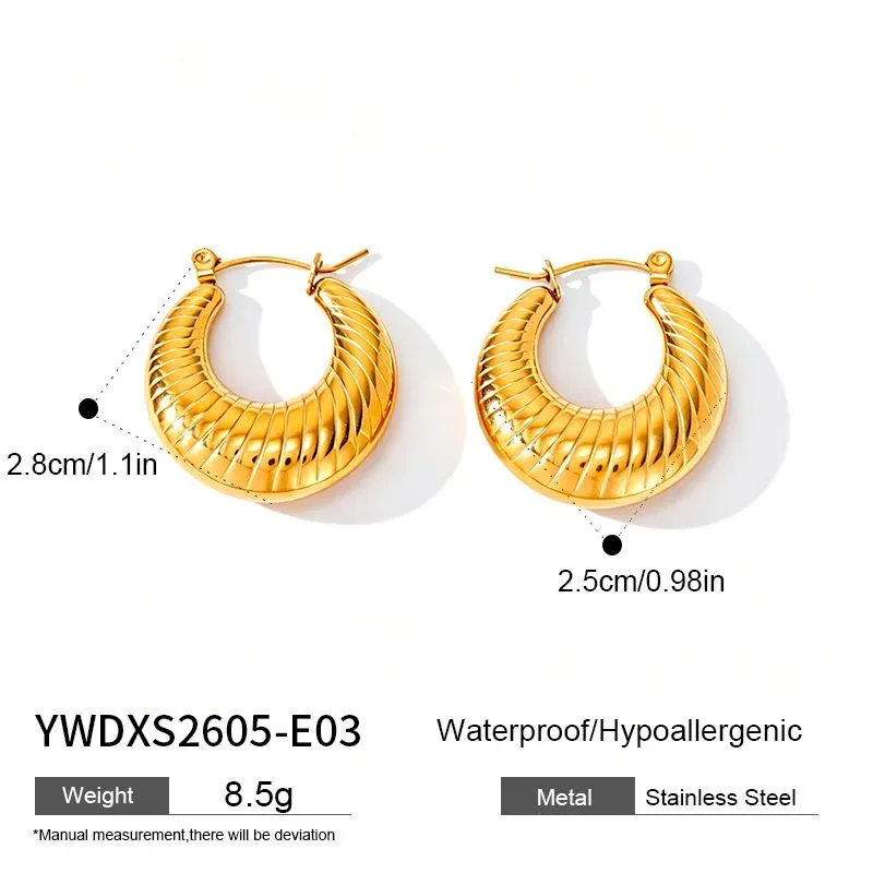 Ivanda Chunky Ribbed Hoop Earrings Gold Croissant YWDXS2605-E03 - view 02