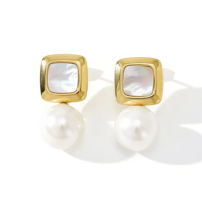 Ivanda Heart Outline Pearl Drop Earrings Gold CHZRK616-41 - view 05