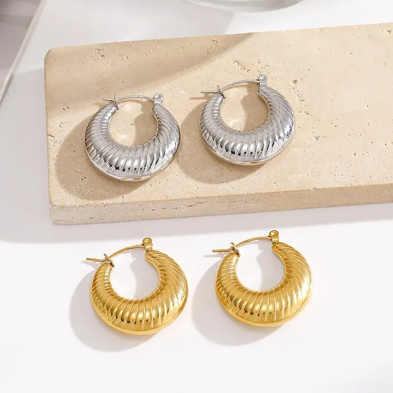 Ivanda Chunky Ribbed Hoop Earrings Gold Croissant YWDXS2605-E03 - view 05