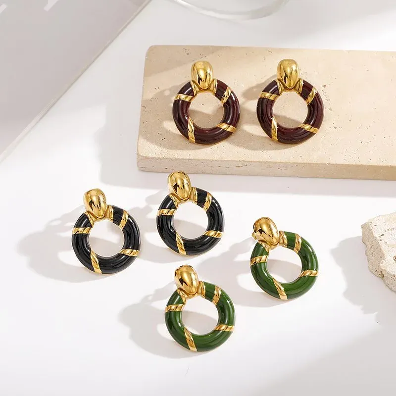 Ivanda Black Enamel Hoop Earrings with Gold Wrap YHTSE-2608100 - view 02