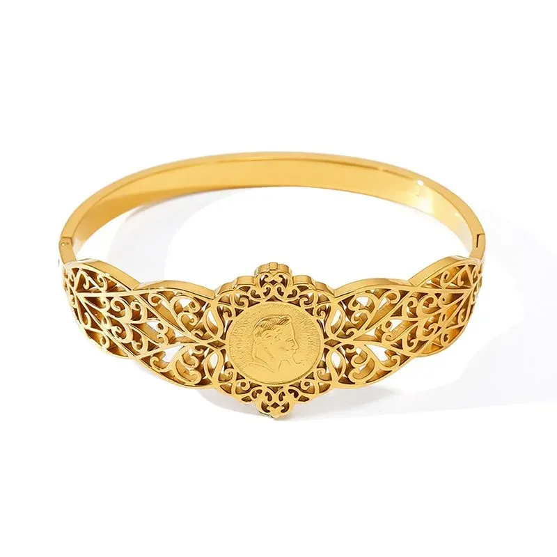 Ivanda Pavé Starfish Bangle Gold CHOB-1976-J-W - view 05