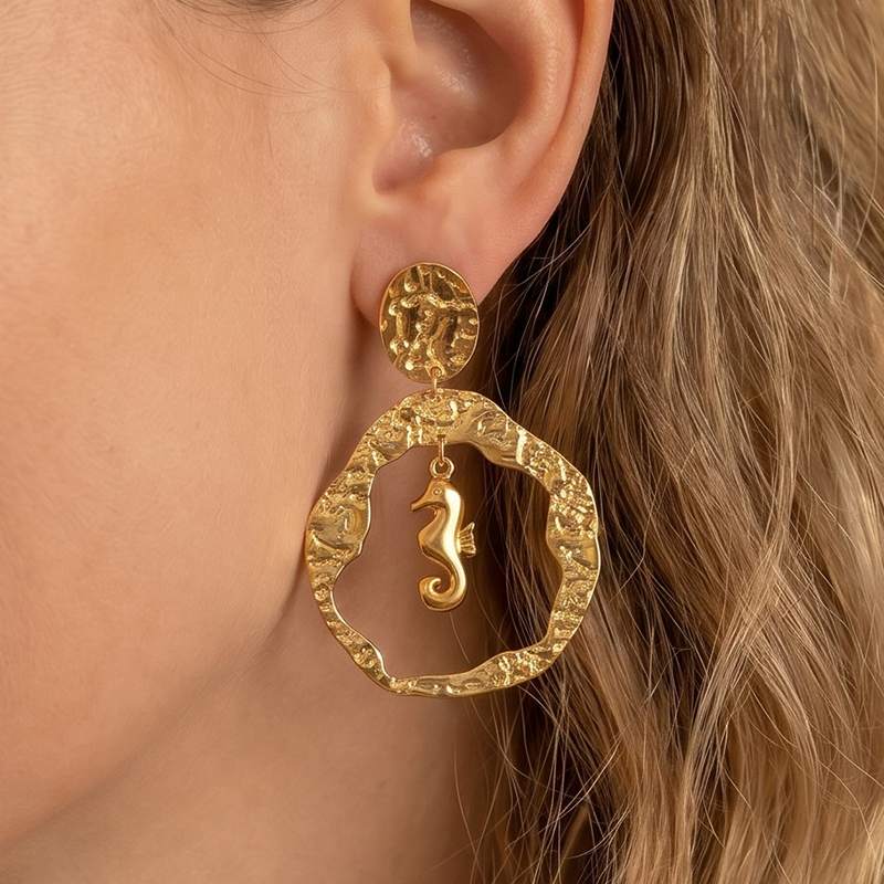 Ivanda Seahorse Open Hoop Earrings PVD 18K Gold Plated Stainless Steel CH1931 - view 02