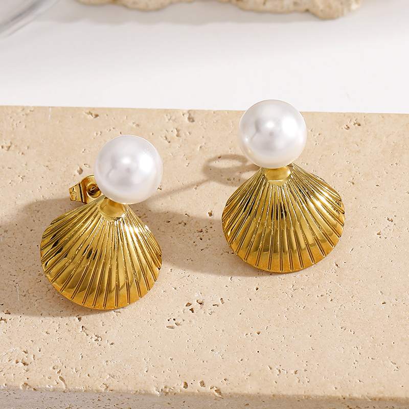 Ivanda Shell & Pearl Stud Earrings PVD 18K Gold Plated Stainless Steel CH1923 - view 05
