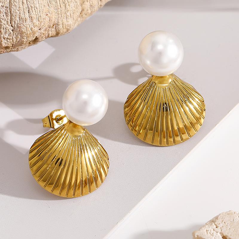Ivanda Shell & Pearl Stud Earrings PVD 18K Gold Plated Stainless Steel CH1923 - view 04