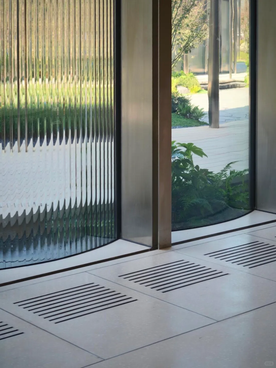 reeded-fluted-glass