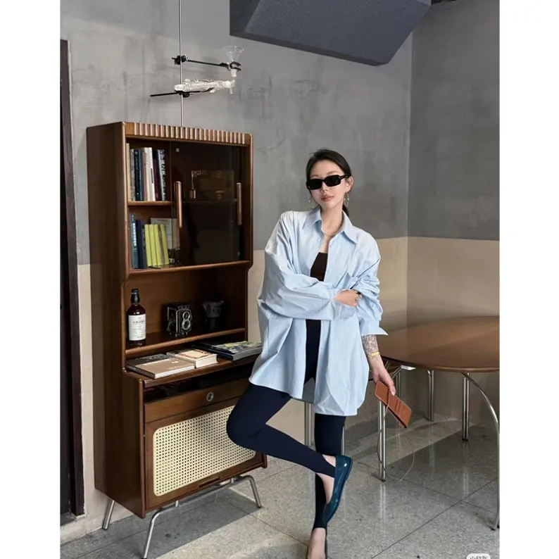 Women's oxygen blue relaxed sun protection shirt for casual summer layering