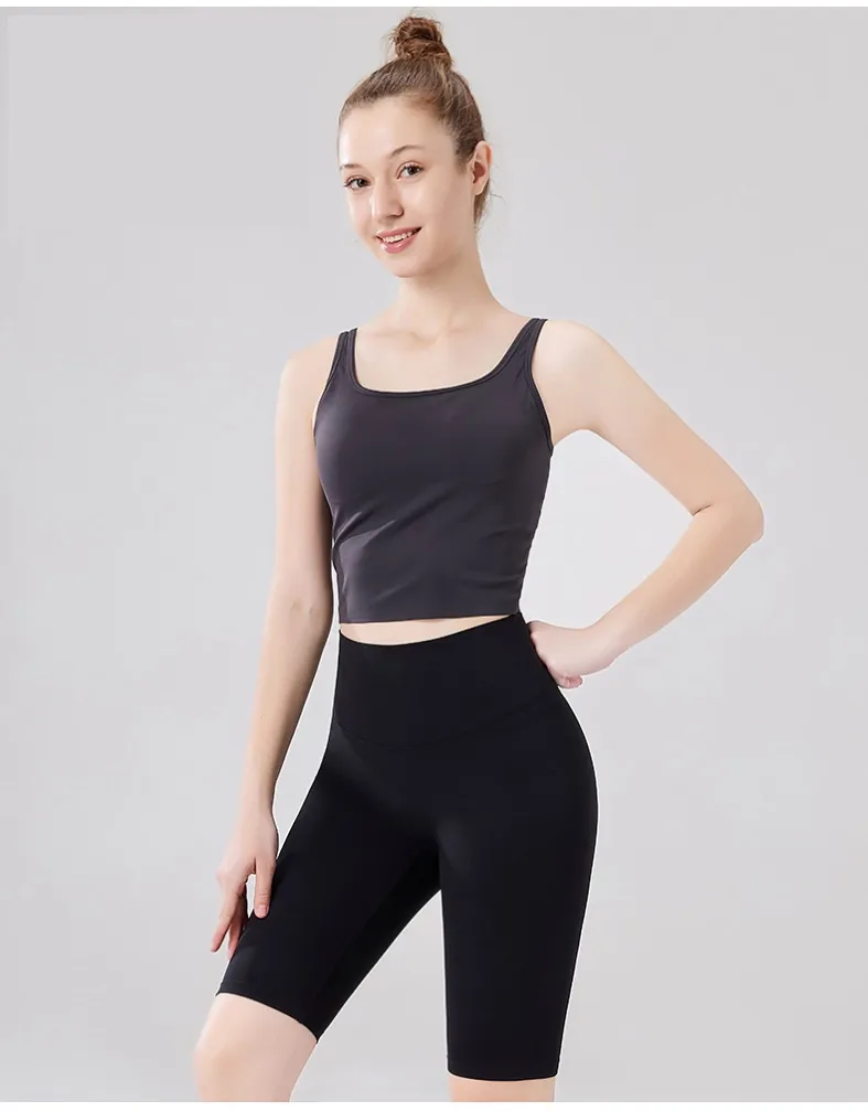 Three-quarter model view of black GENY YOGA 25045 Lycra biker shorts