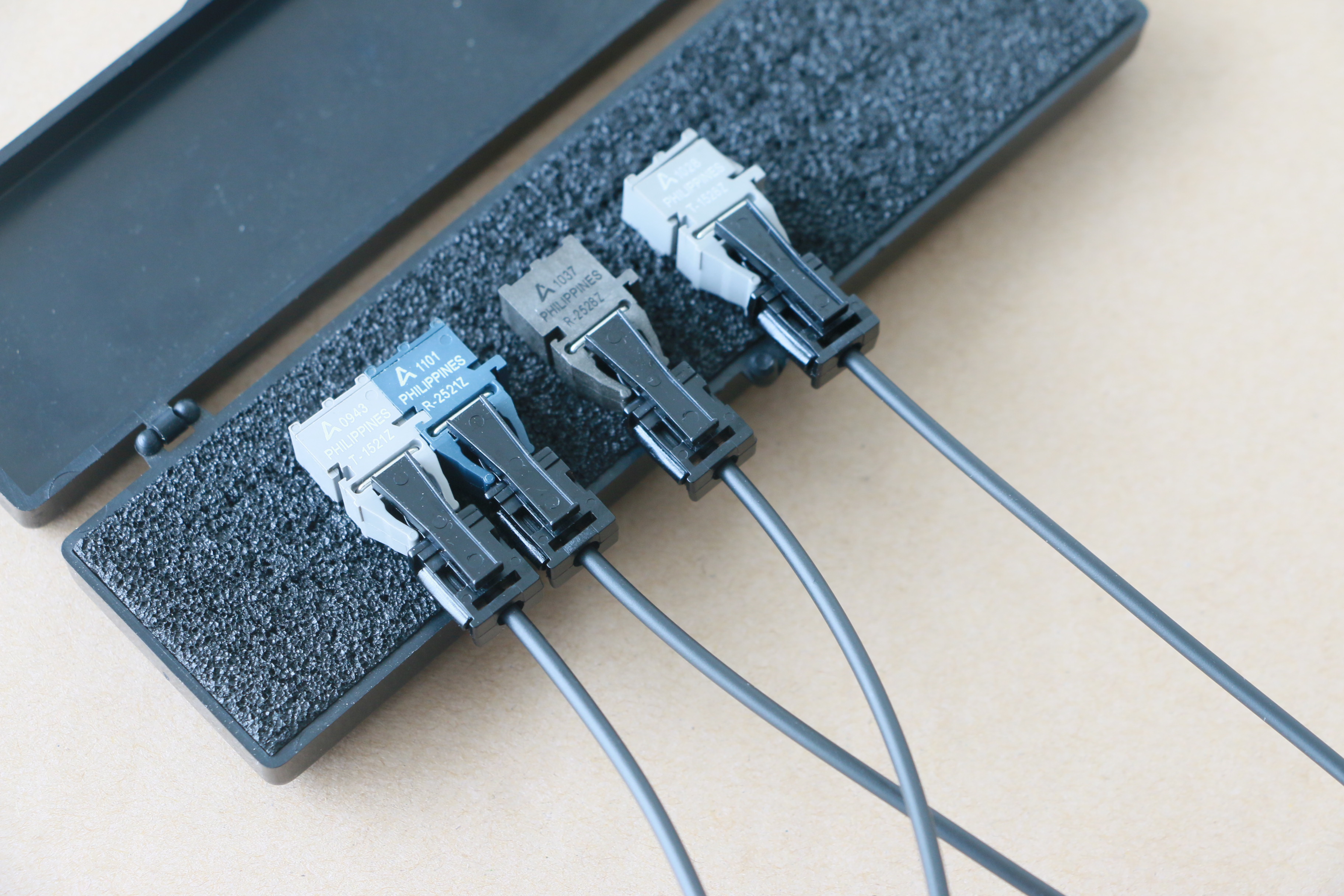 HFBR-4532Z Crimpless Latching POF Cable Assembly