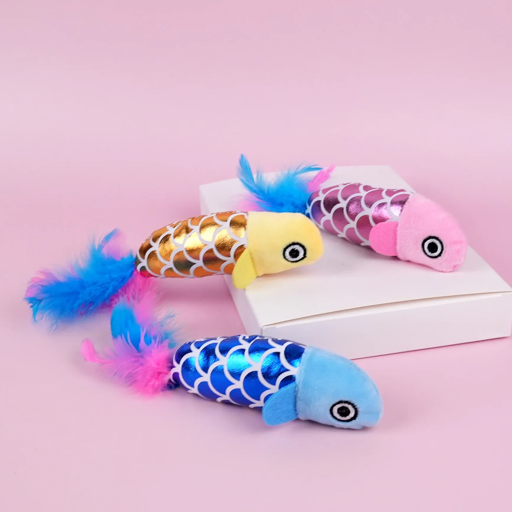 Plush Fish Cat Toys with Feather Tail - photo 2