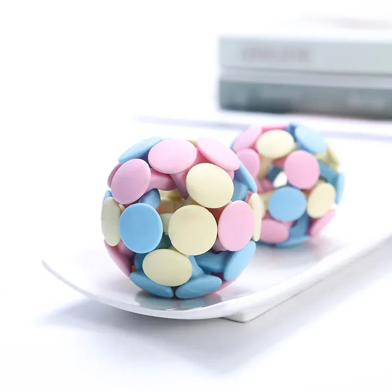 Round Flash Ball wholesale from Lanshine Pet