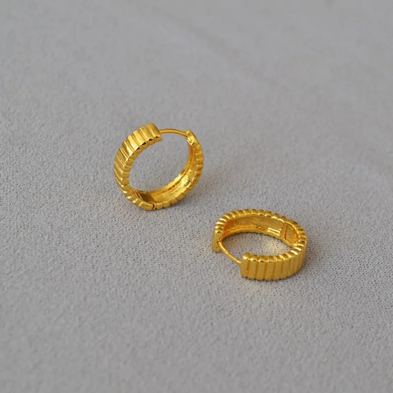 earrings_hoop_fluted_04.webp