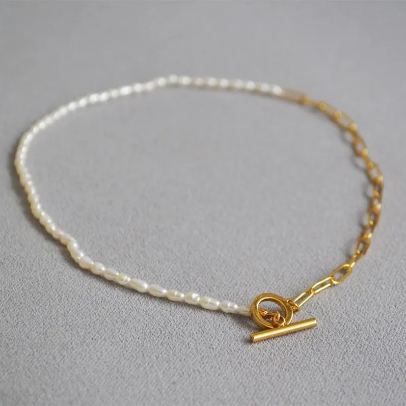necklaces_pearl_choker_03.webp