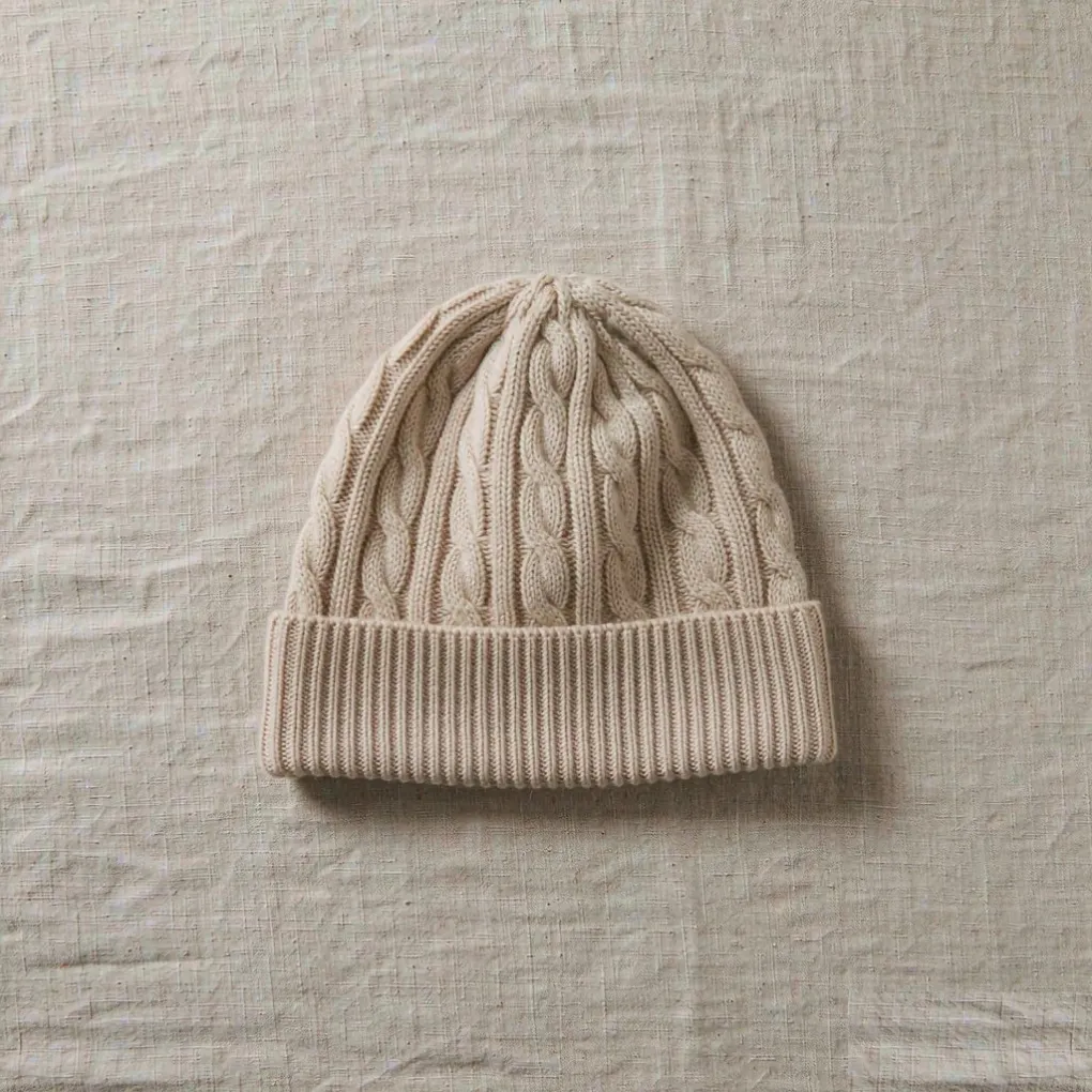 01_beanie_cable_knit.webp