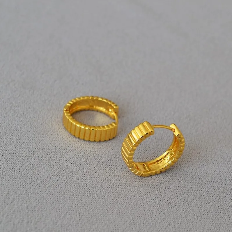 earrings_hoop_fluted_03.webp